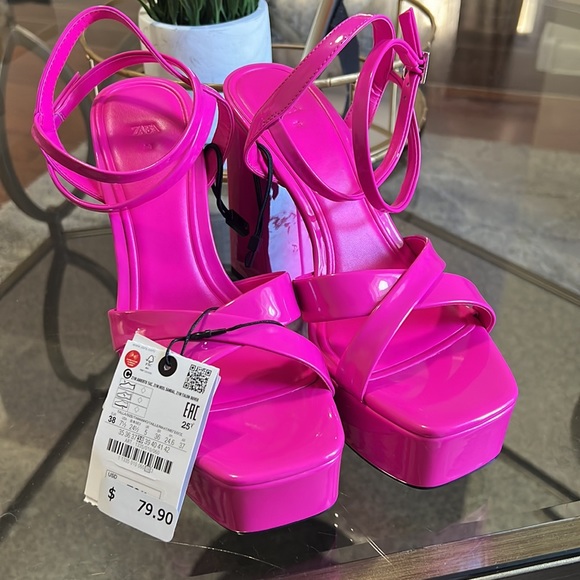 ZARA ~ STRAPPY CHUNKY PLATFORM
HEELED SANDALS (NWT) Bloggers Favorite. - Picture 10 of 11